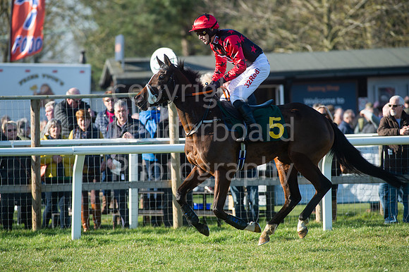 NB_001_Fakenham_Lycetts_Raceday