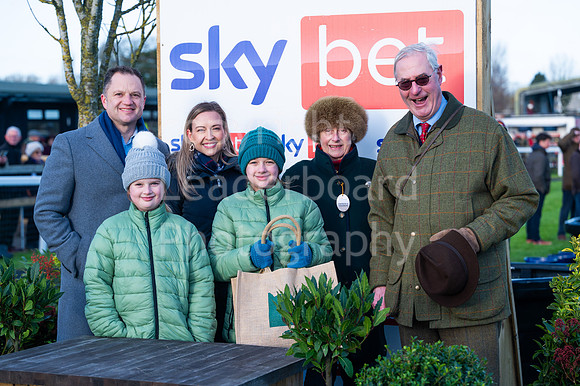 24IB_Fakenham_Races_December_83