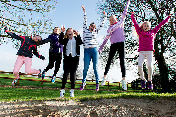LB_Girls_Golf_Rocks_Dorset_441