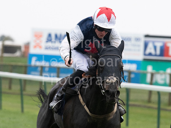 LB_Yarmouth_240418_0732