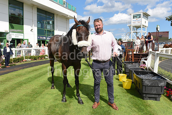Gt_Yarm_25_Aug_Family_Raceday_2024_Groom-1
