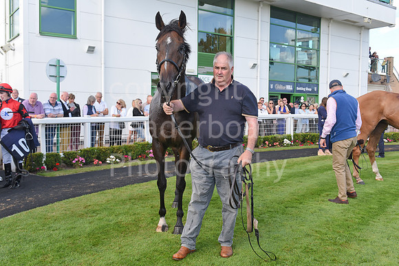 Gt_Yarm_25_Aug_Family_Raceday_2024_Groom-3