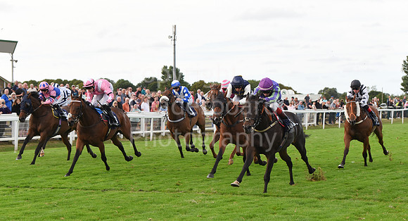 Gt_Yarm_Races_13_Sept8-228