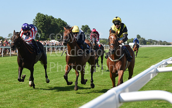 Gt_Yarm_Races_10_Aug_2022-98