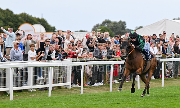 Gt_Yarm_25_Aug_Family_Raceday_2024-240