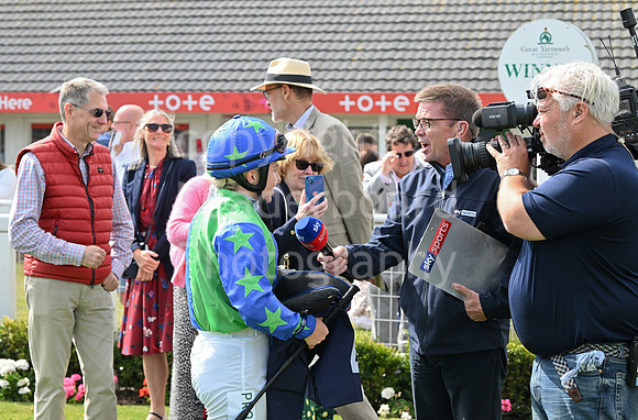 Gt_Yarm_25_Aug_Family_Raceday_2024-33