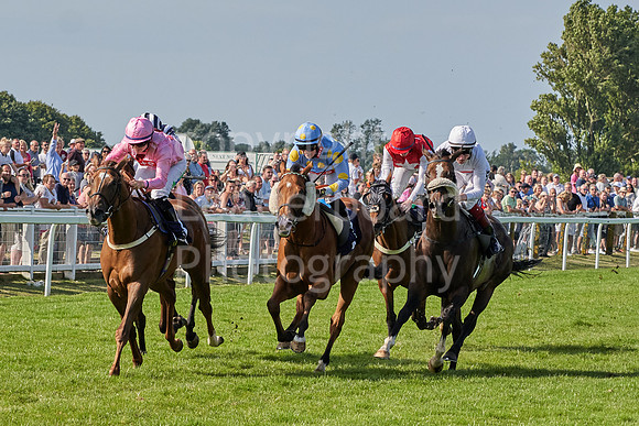 Great Yarmouth  Race Seven 11th Aug 2021 0529
