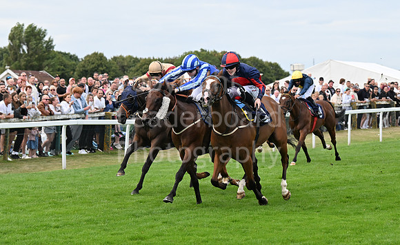 Gt_Yarm_25_Aug_Family_Raceday_2024-205