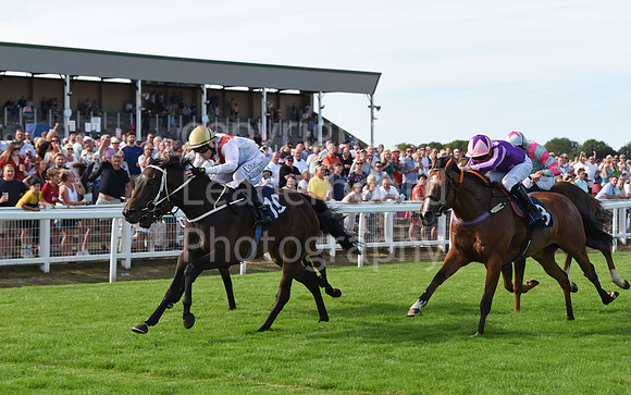 Gt_Yarm_Races_28_Aug_2022-157