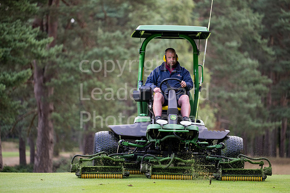 NB_010_Under_25_Woburn