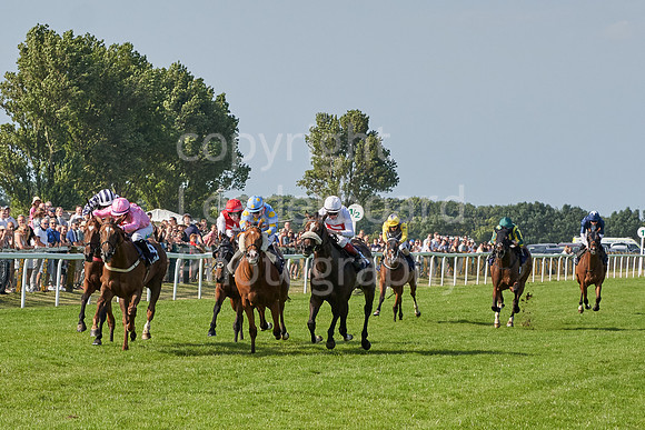 Great Yarmouth  Race Seven 11th Aug 2021 0526