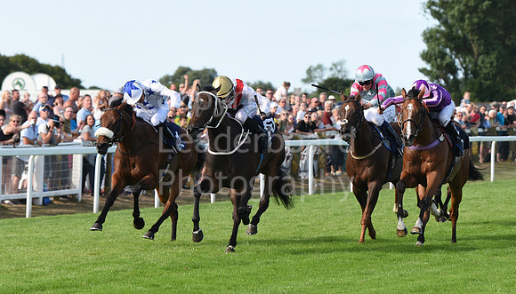 Gt_Yarm_Races_28_Aug_2022-154