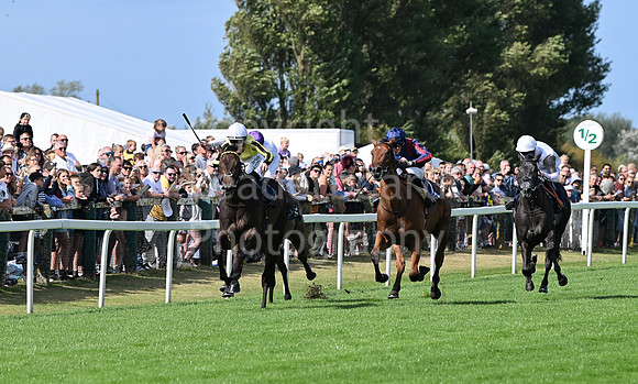 Gt_Yarm_25_Aug_Family_Raceday_2024-63