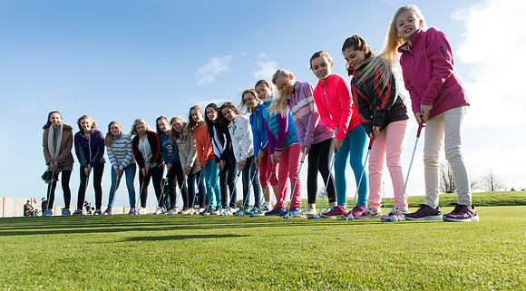 LB_Girls_Golf_Rocks_Dorset_015