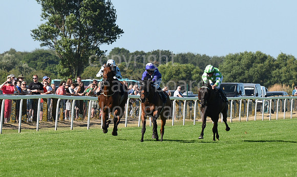 Gt_Yarm_Races_10_Aug_2022-122