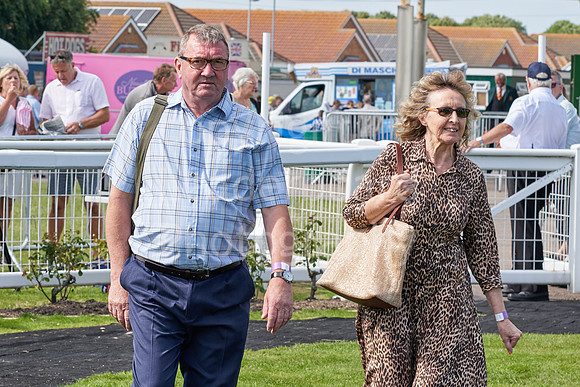 Great Yarmouth  Race Six 11th Aug 2021 0423