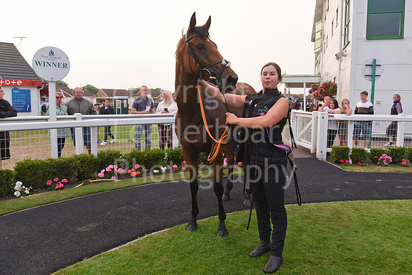 Gt_Yarm_19_Aug_Evening_Groom-6