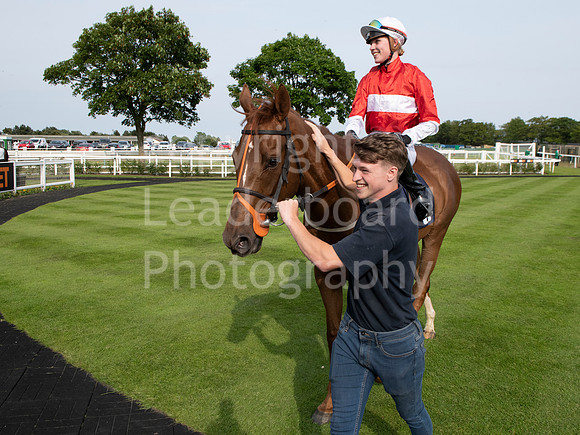 LB_GYR_130618_0359