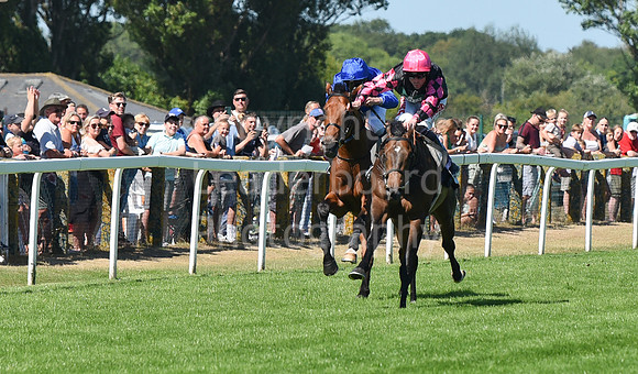 Gt_Yarm_Races_10_Aug_2022-44