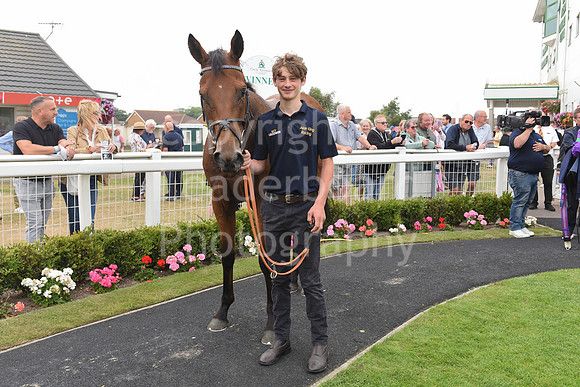 Gt_Yarm_19_Aug_Evening_Groom-3