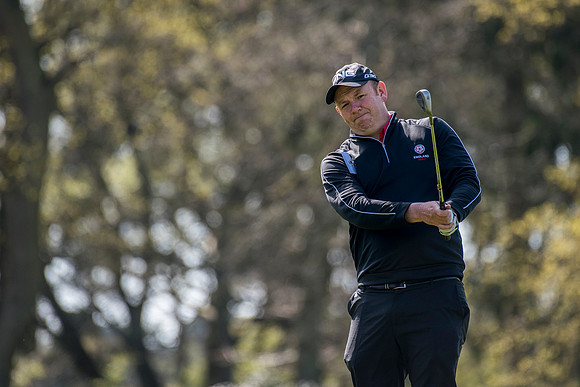 82_ENGLAND_GOLF_ACTION_2016
