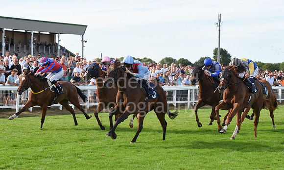 Gt_Yarm_Races_28_Aug_2022-194