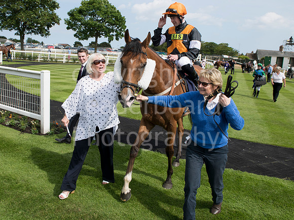 LB_GYR_130618_0237