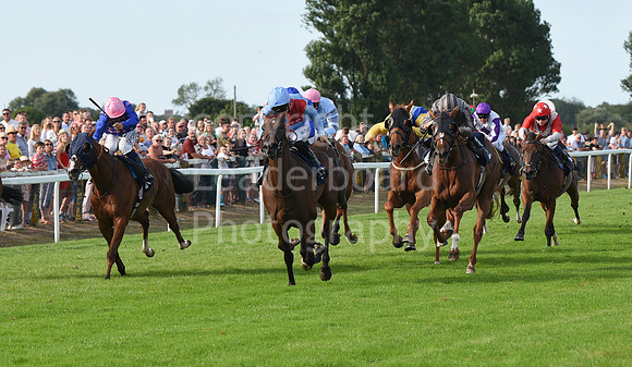 Gt_Yarm_Races_28_Aug_2022-191