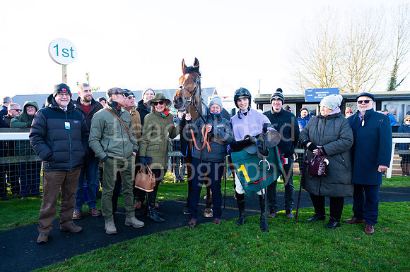 24IB_Fakenham_Races_December_111