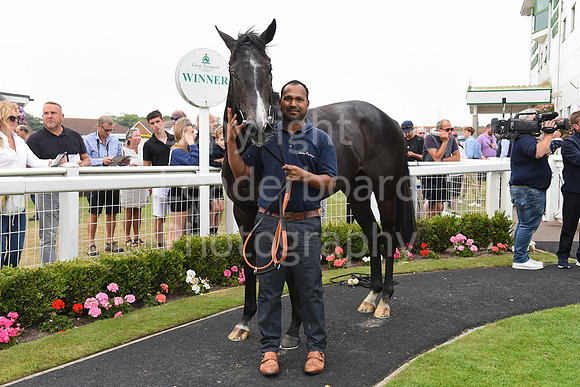 Gt_Yarm_19_Aug_Evening_Groom-2