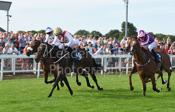 Gt_Yarm_Races_28_Aug_2022-156