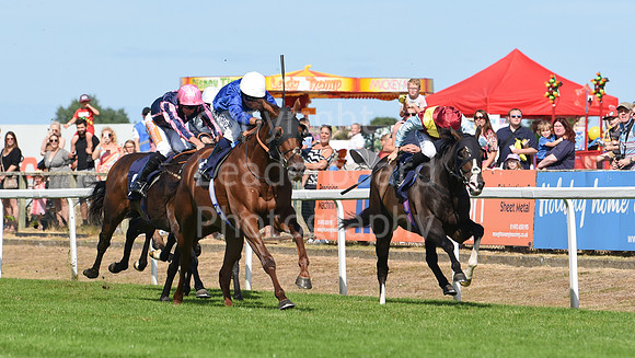 Gt_Yarm_Races_28_Aug_2022-54