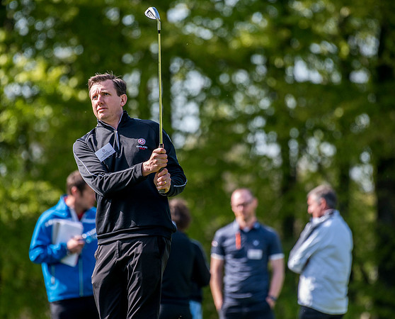 88_ENGLAND_GOLF_ACTION_2016