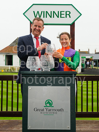 Yarm_Races_17July_Silk_Presentation-1