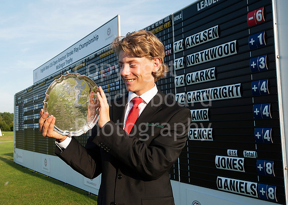 NB_McGregor_Trophy_2014