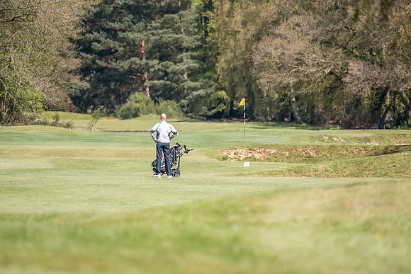 25_ENGLAND_GOLF_ACTION_2016