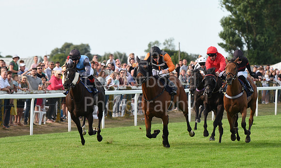 Gt_Yarm_Races_28_Aug_2022-215