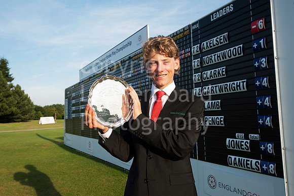 NB_McGregor_Trophy_2014